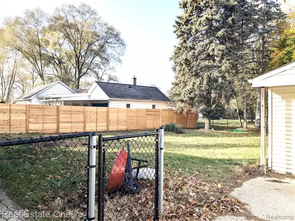 Shelby Twp, MI 48317,5605 W Utica Road