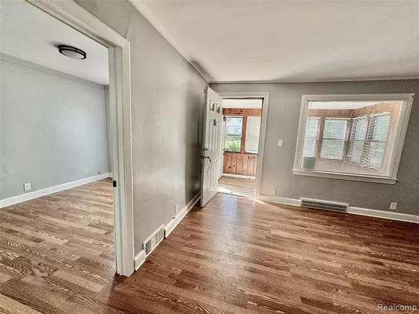 Harper Woods, MI 48225,20535 Ridgemont Road