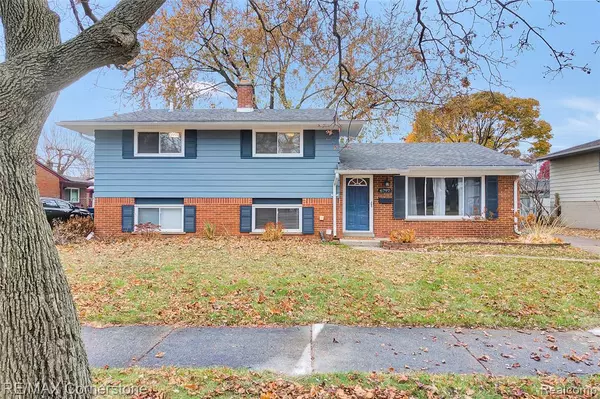 6797 Chirrewa Street, Westland, MI