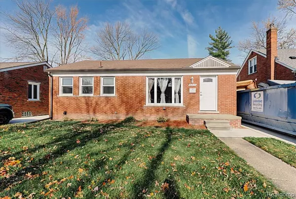 21813 SUNNYSIDE Street, Saint Clair Shores, MI 48080