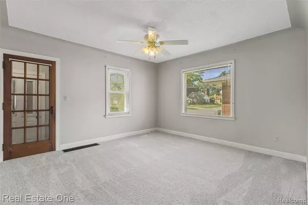 Dearborn Heights, MI 48127,6720 N LAFAYETTE Street