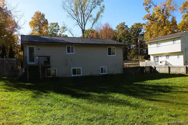 Howell, MI 48843,2105 Webster Park Drive