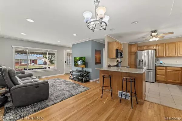 Madison Heights, MI 48071,29354 Sherry Avenue