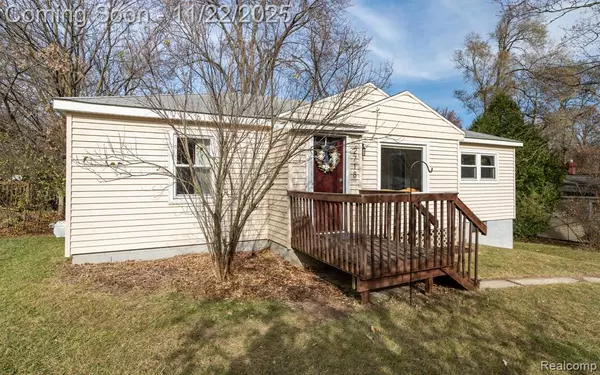 Waterford, MI 48328,2718 Corey Street