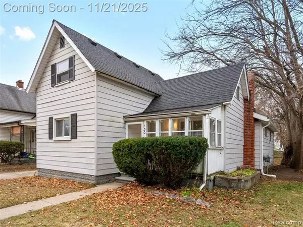 130 Meadle Street, Mount Clemens, MI 48043