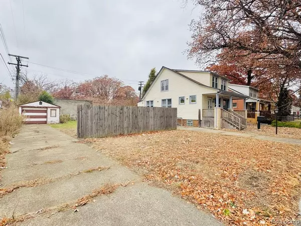 Fenton, MI 48220,207 Farmdale Street