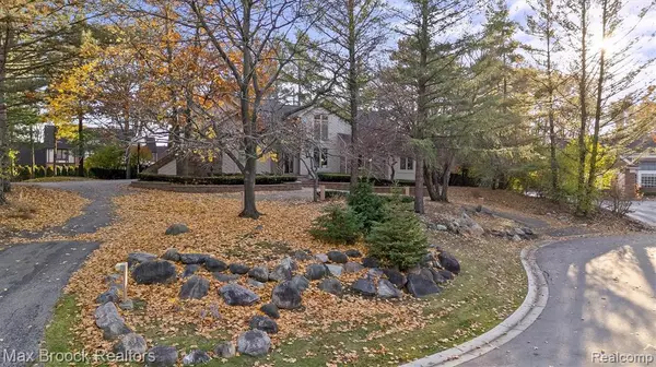 Bloomfield Hills, MI 48302,363 Sycamore Court