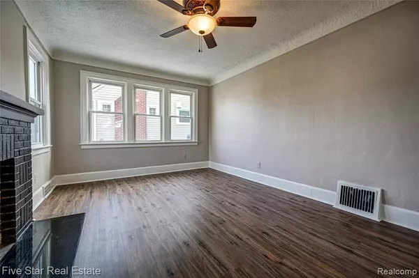 Pontiac, MI 48342,172 Nelson Street