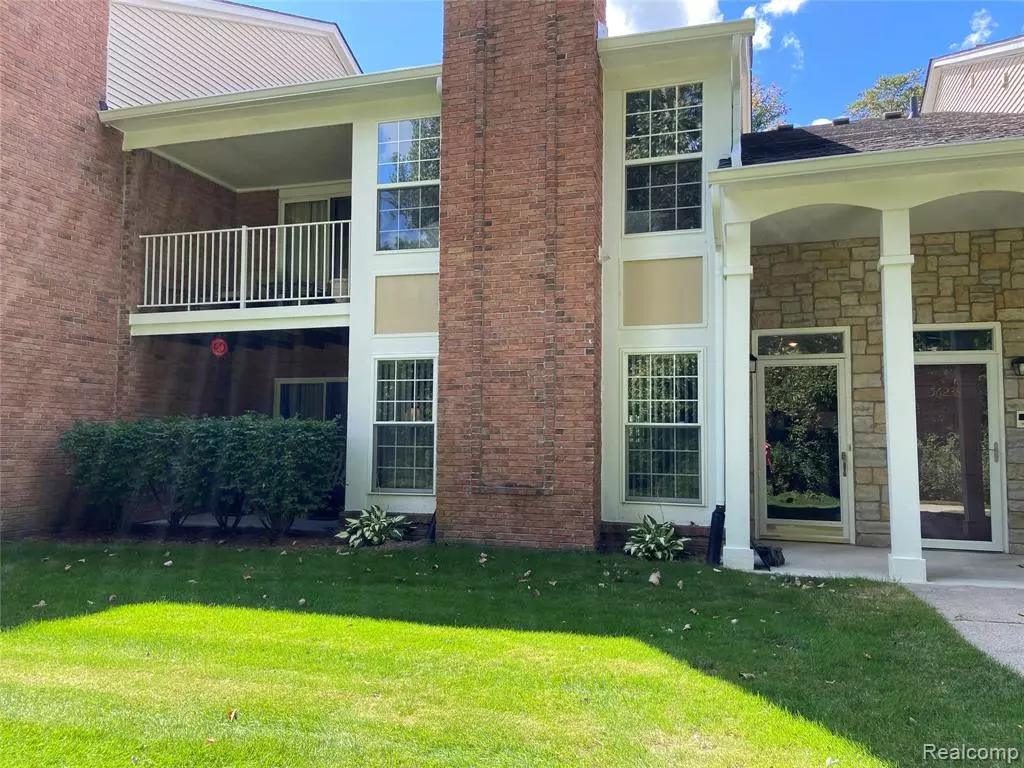 Shelby Twp, MI 48316,56246 Troon N