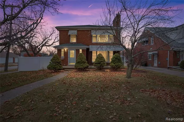 Grosse Pointe Woods, MI 48236,2082 Vernier Road