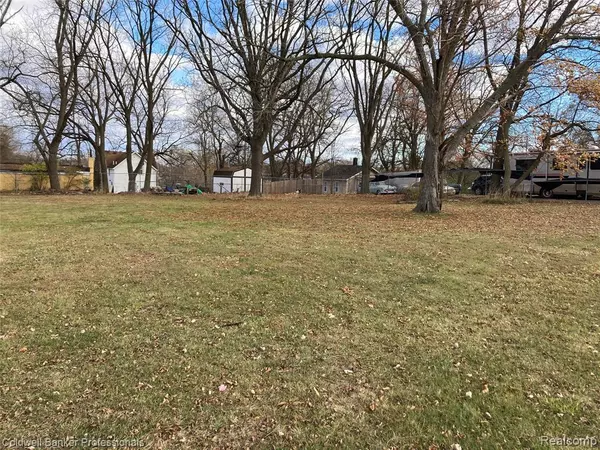 Pontiac, MI 48342,32 Riker Street