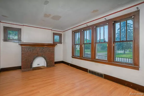 Detroit, MI 48213,12151 Corbett Street