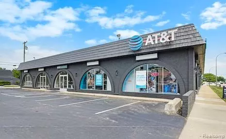 1800 W 14 Mile Road, Royal Oak, MI 48073