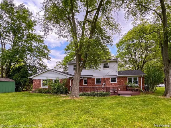 Rochester Hills, MI 48309,126 Orchardale Drive