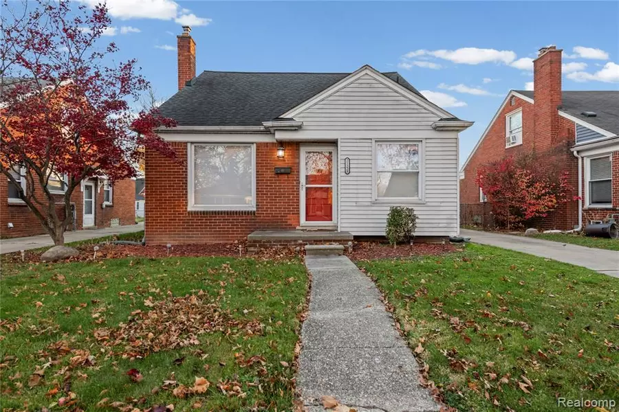 21228 Newcastle Road, Harper Woods, MI 48225