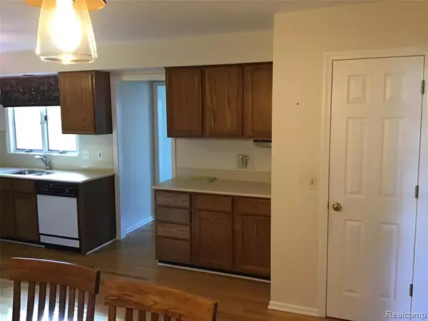 Clinton Twp, MI 48036,18812 Linden Drive