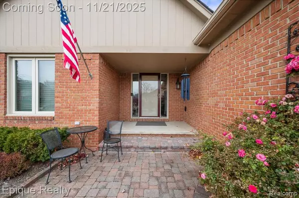 Macomb, MI 48044,48309 Tecumseh Drive