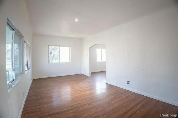 Detroit, MI 48205,12739 Hamburg Street