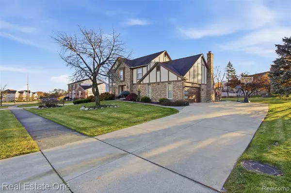 Plymouth, MI 48170,9377 Pineview Drive