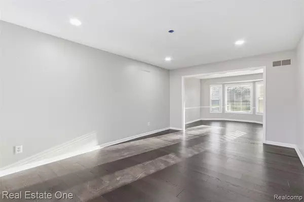 Plymouth, MI 48170,9377 Pineview Drive