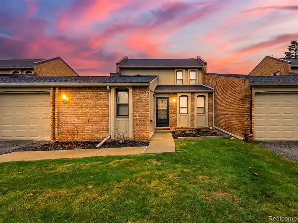 West Bloomfield, MI 48323,2957 MOON LAKE DR Drive