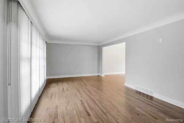 Beverly Hills, MI 48025,32901 Blossom Court