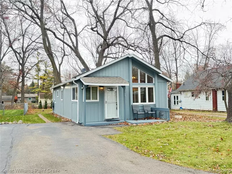 6768 Buckland Avenue, West Bloomfield, MI 48324