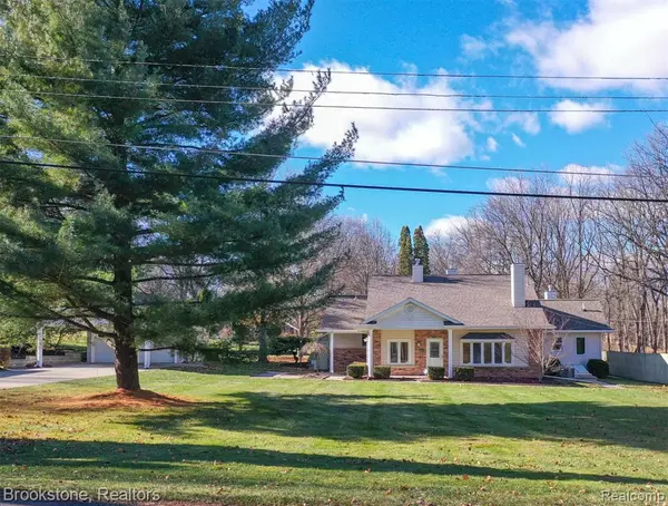 Fenton, MI 48430,614 S East Street