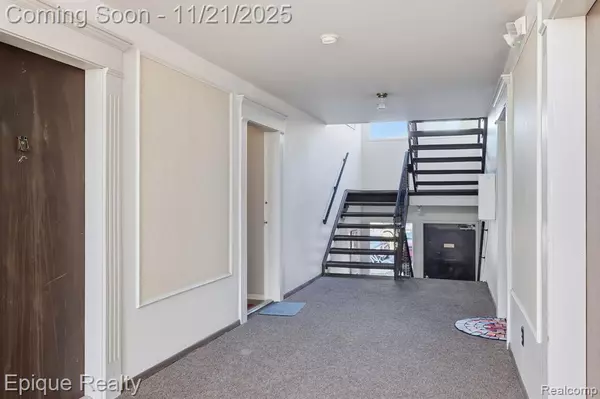 Clinton Twp, MI 48035,21661 Hillside Drive