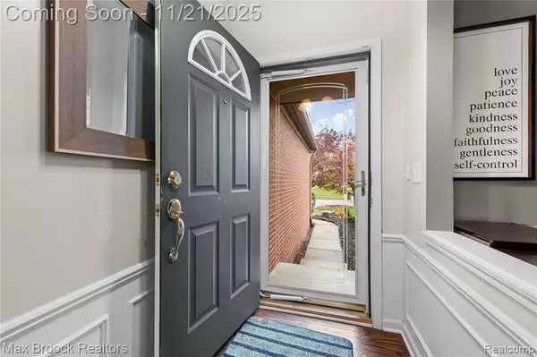 Ypsilanti, MI 48198,9894 High Meadow Drive