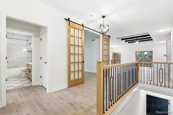 Macomb, MI 48042,16420 Via Villagio Drive