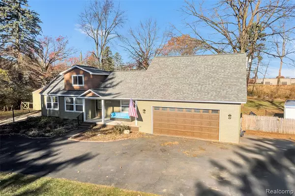 34682 Beacon Street, Livonia, MI 48150