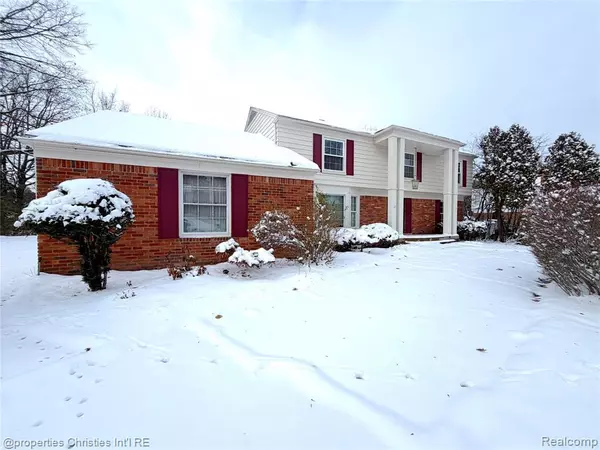 Bloomfield, MI 48302,4268 Covered Bridge Road