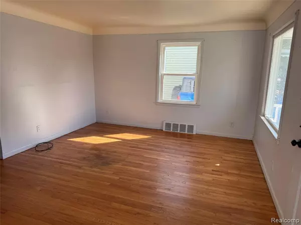 Wyandotte, MI 48192,1737 Cora Street