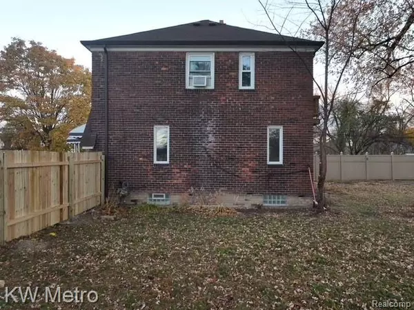 Detroit, MI 48213,5959 Newport Street