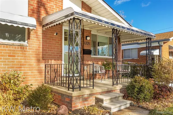 Hazel Park, MI 48030,1221 E Goulson Avenue