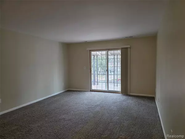 Farmington, MI 48336,30795 Shiawassee Road