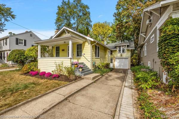 546 Leroy Street, Fenton, MI 48220