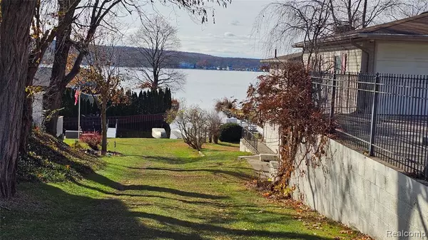 Pinckney, MI 48169,9550 Portage Lake Avenue