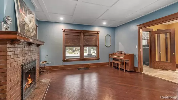 Mount Clemens, MI 48043,146 North Avenue