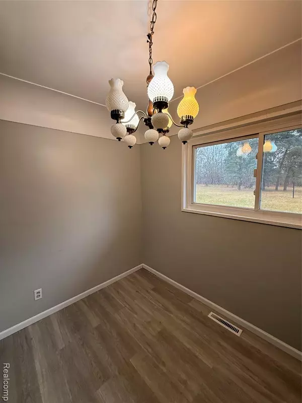 Flint, MI 48532,2425 Nerredia W Street