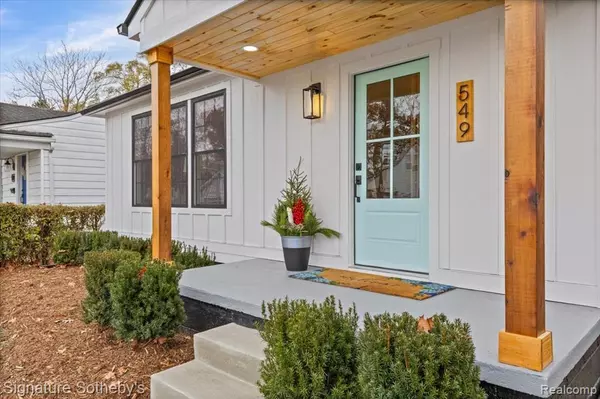 Fenton, MI 48220,549 Edgewood Place