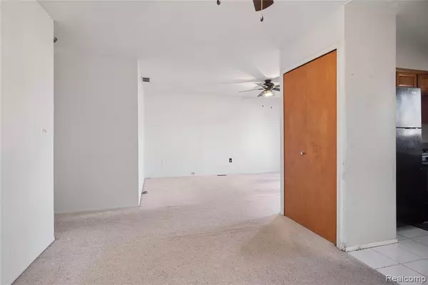 Harper Woods, MI 48225,20842 Ridgemont Road