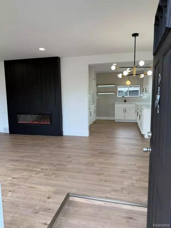 Roseville, MI 48066,26049 Fernwood Street