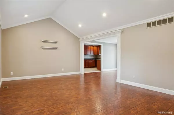 Shelby Twp, MI 48317,45567 Gable Inn Street