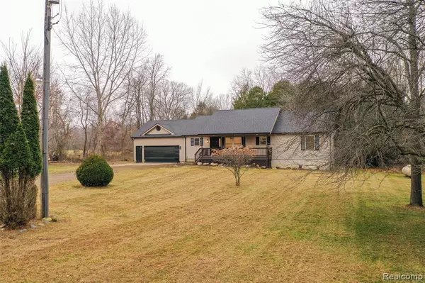 6649 McKibbon Road, North Branch, MI 48461