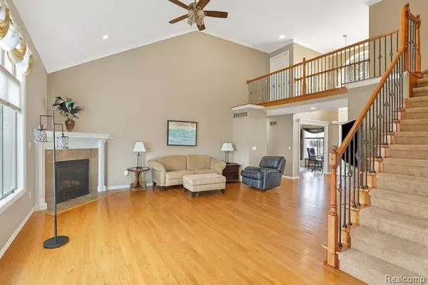 Macomb, MI 48042,52142 Pawnee Drive