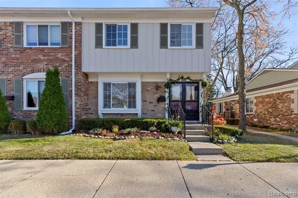 Royal Oak, MI 48073,4952 Coventry Road