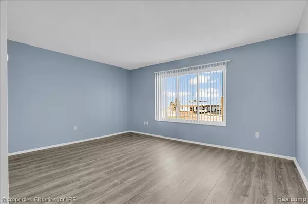 Clawson, MI,328 E Elmwood Avenue