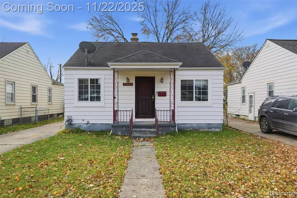 Harper Woods, MI 48225,18984 Woodland Street